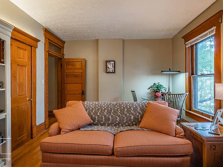 83 King Ave — Photo 16