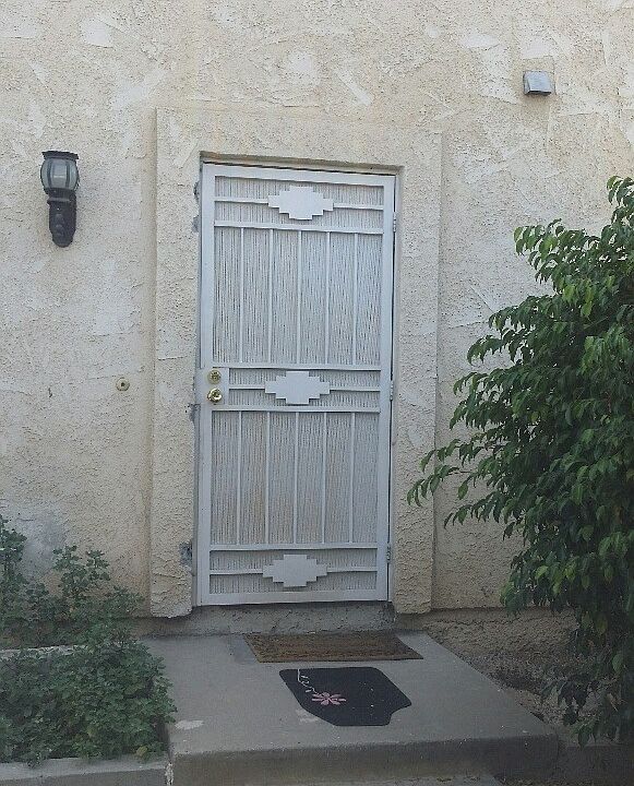 1st image of 7925 Midhurst Dr