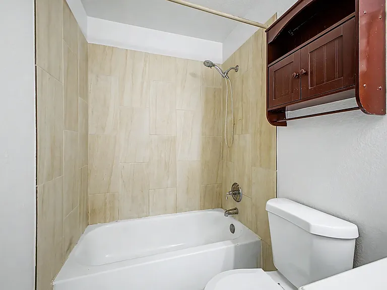 Beautiful Beck Ln Fourplex — Photo 23