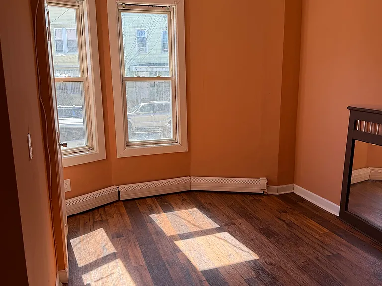 170 Boyd Ave — Photo 8