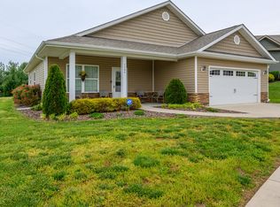 1404 Chancery Ln, Kingsport, TN 37663