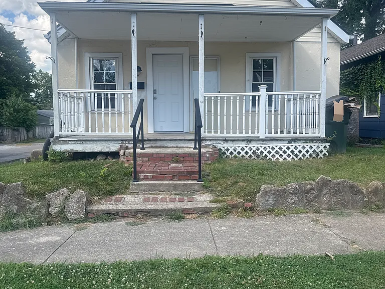 1186 Hunt Ave — Photo 1