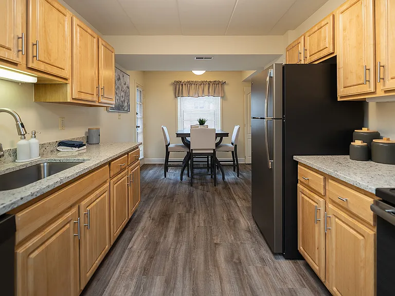 Ivy Hall Apartments — Photo 19
