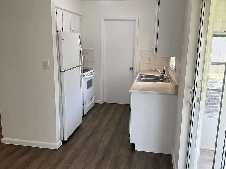 308 Canyon Dr N — Photo 9