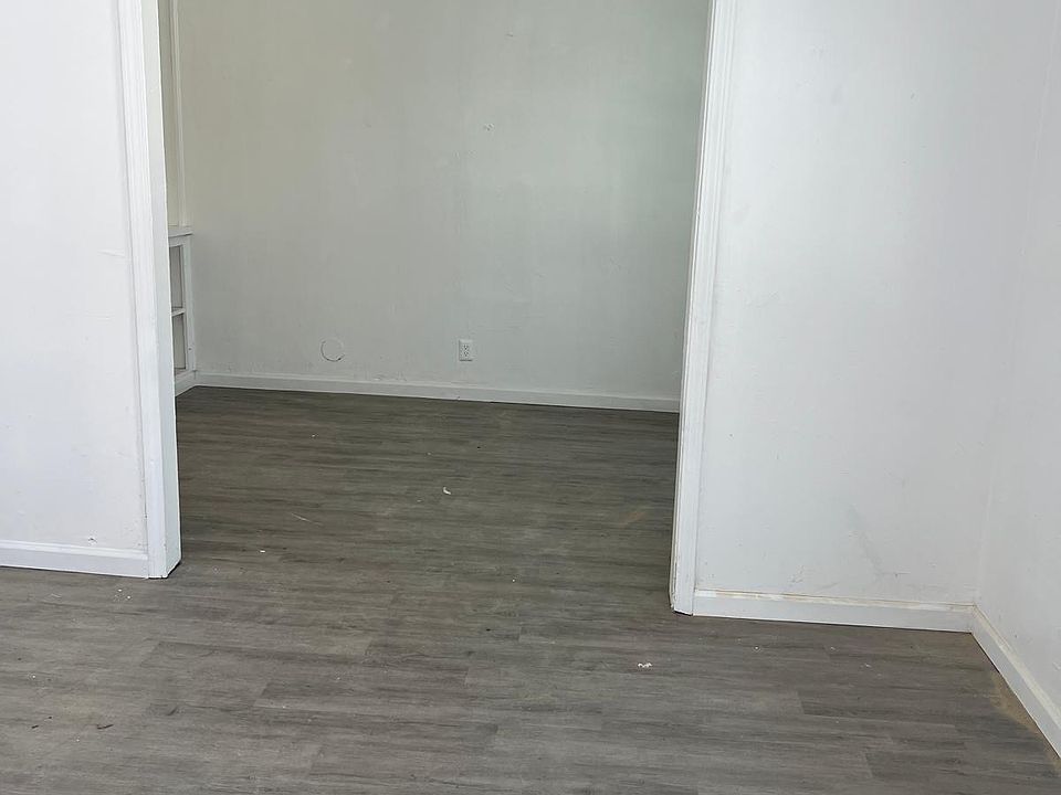 2nd image of 5204 N Frankfort Pl