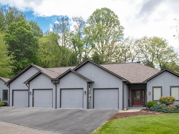 2nd image of 110 E Hampton Dr #110