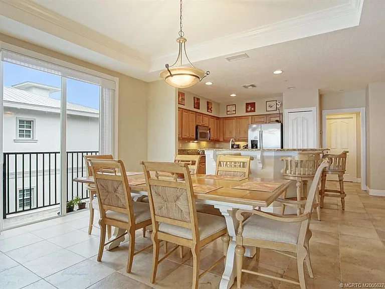 3736 NE Indian River Dr — Photo 21