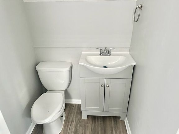 5th image of 405 S Cirus Ave #1