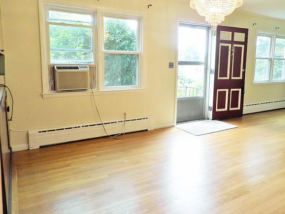 5th image of 7 Smallwood Pl