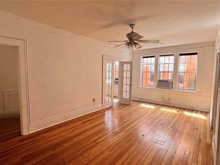 118 Indian Pl — Photo 17