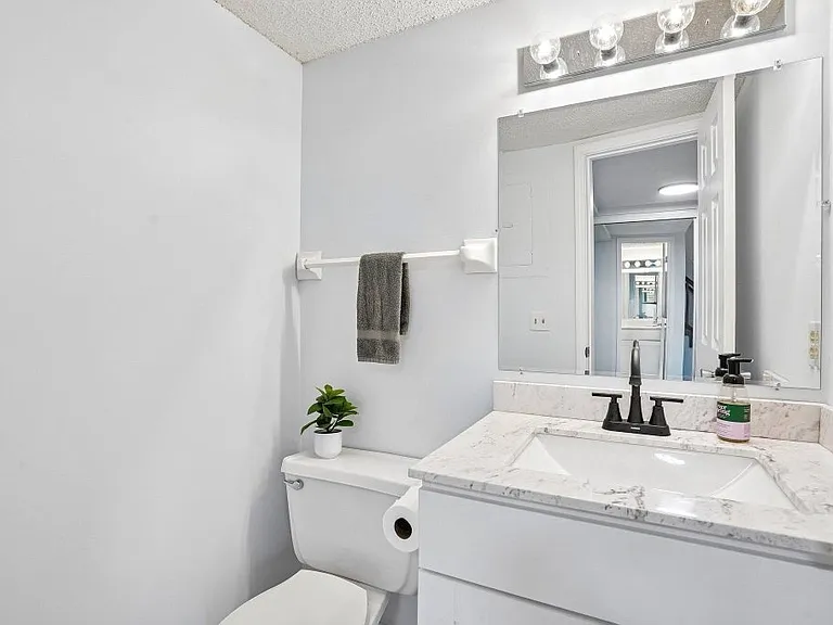 18669 Clear View Ct — Photo 5