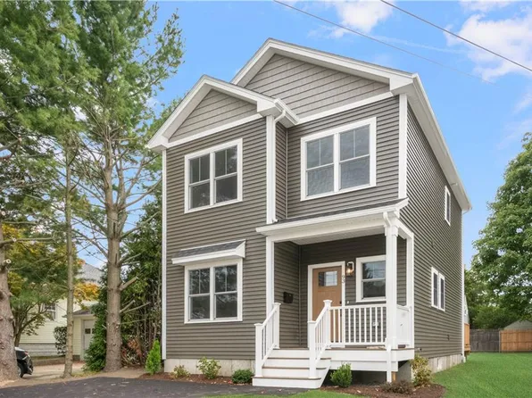 93 Fiat Ave, Cranston, RI 02910