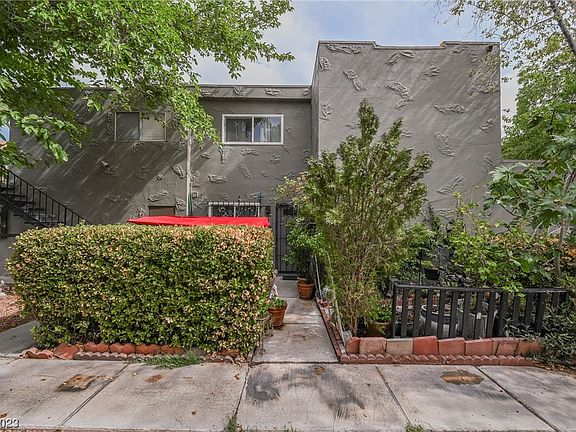 3rd image of 4614 Grand Dr Unit 3