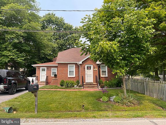 2nd image of 4830 Woods Wharf Rd