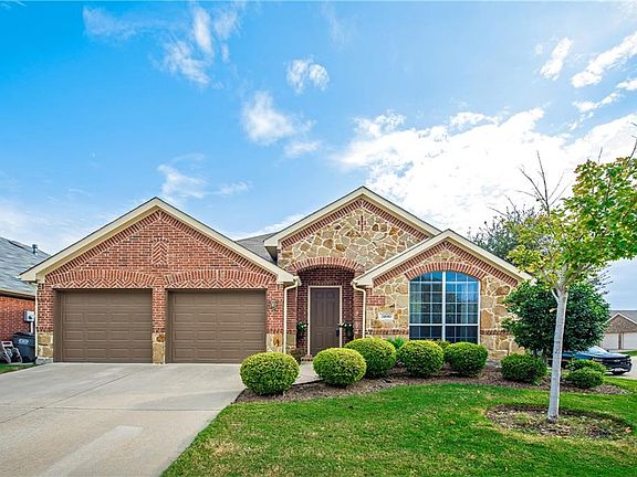 3rd image of 3100 Fox Hollow Dr