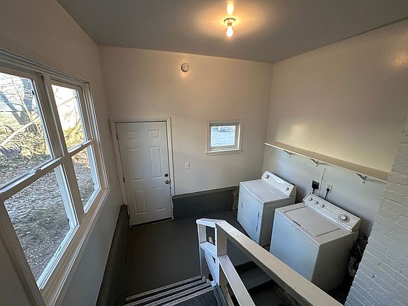 3rd image of 810 Grant St #1