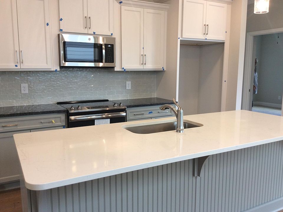1st image of 3036 Sassafras Ln