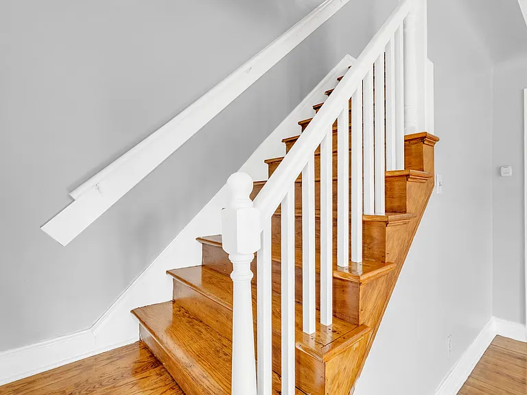 10470 Roxbury St — Photo 15