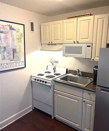 5th image of 1205 Saint Charles Ave APT 1202