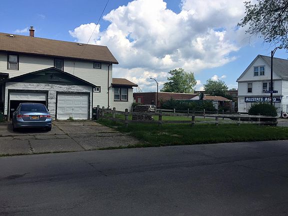 4th image of 404 Walden Ave