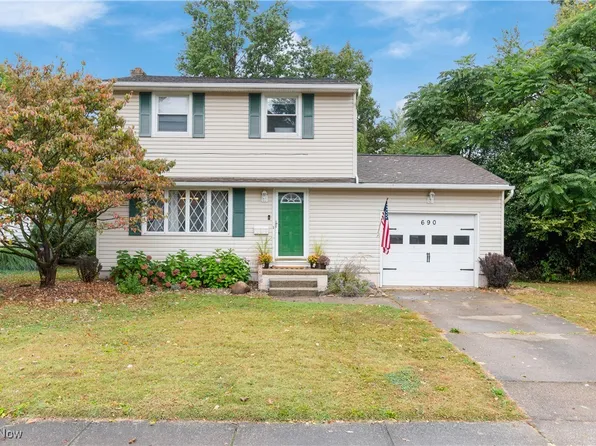 690 Saint Clair Ave, Barberton, OH 44203