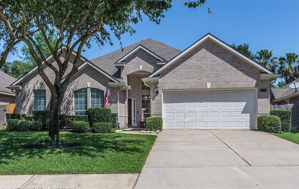 1st image of 15226 Chimney Hill Cir