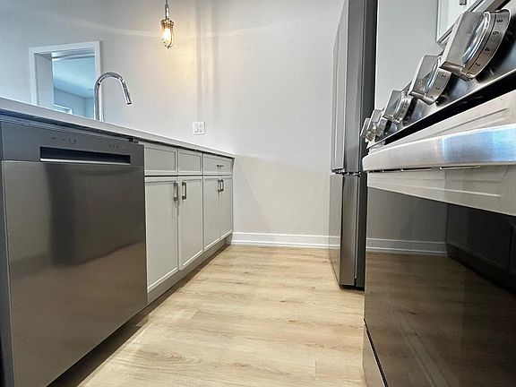 2nd image of 2523-2523 N Fairhill St #111