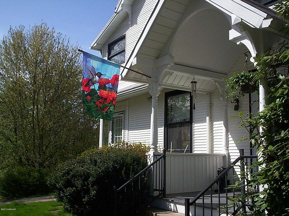 3rd image of 819 2nd Ave