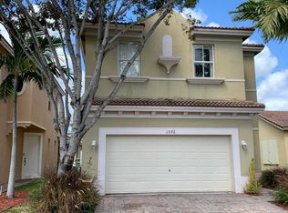 1072 NE 40th Rd, Homestead, FL 33033