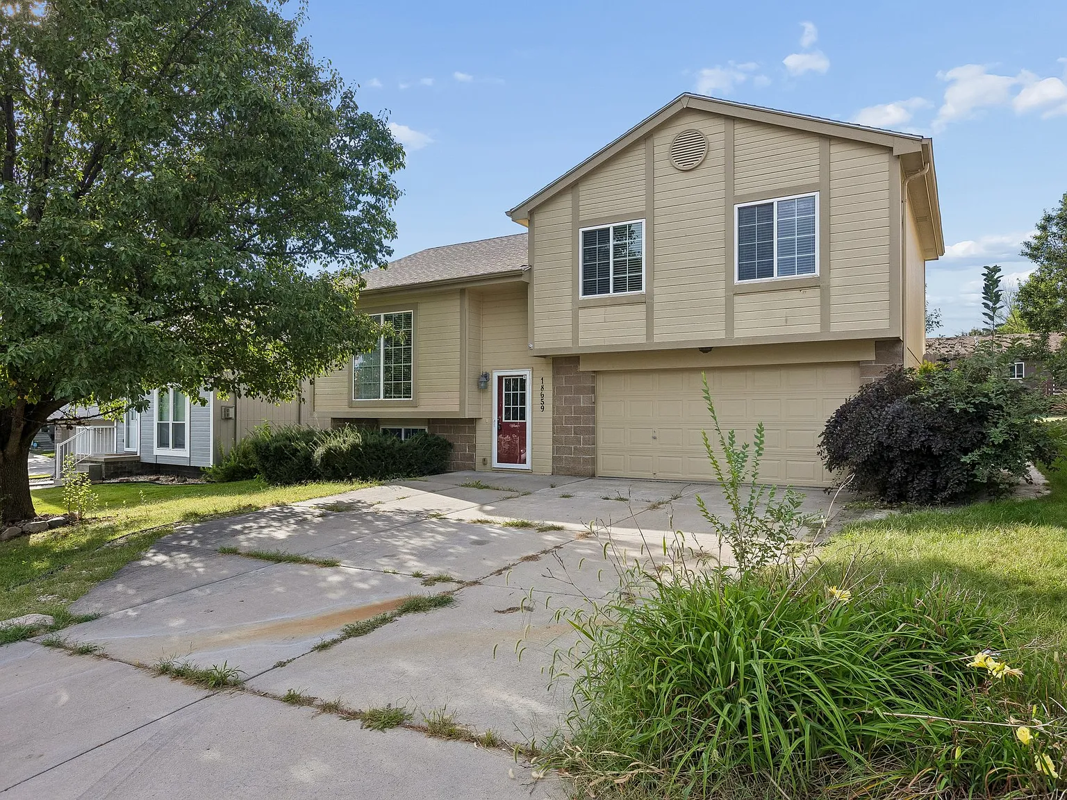 3 bed, 1500 sqft, $2,000 — Photo 2