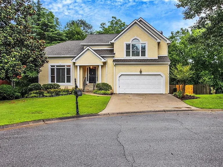 16 Ancient Oak Ct NE — Photo 1