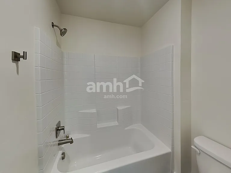 715 S Rocker Ave — Photo 15