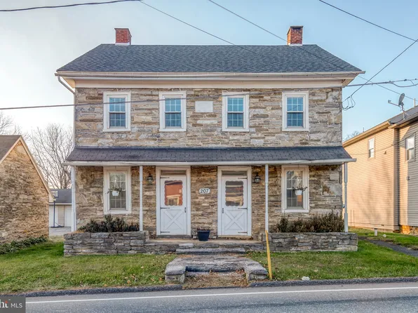 207 S Carpenter St, Newmanstown, PA 17073