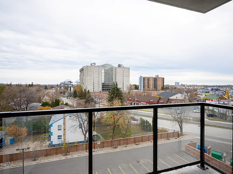 30 University Cres — Photo 18