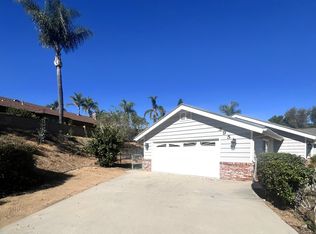 395 Merida Dr, Fallbrook, CA 92028