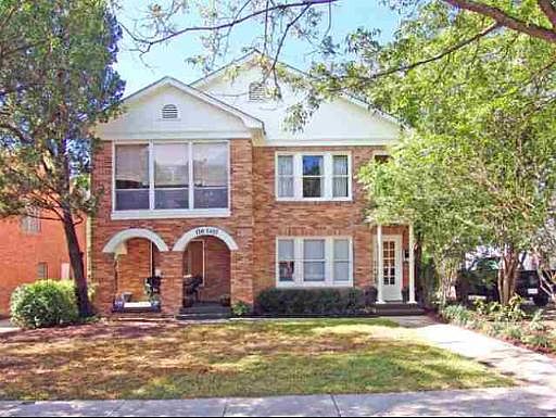 1st image of 130-128 E Ridgewood Ct
