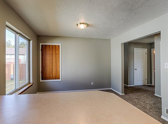 4th image of 687 Hoopes Ave
