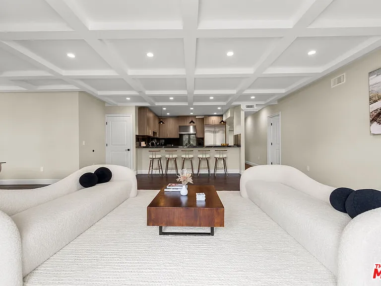 1825 Pandora Ave #Penthouse 404 — Photo 7