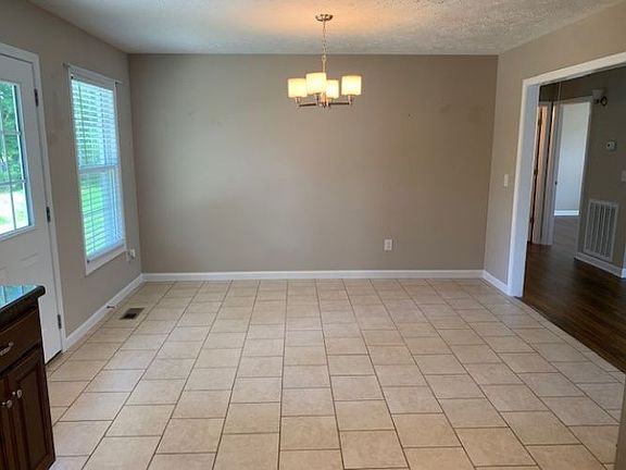4th image of 230 Amelia Dr