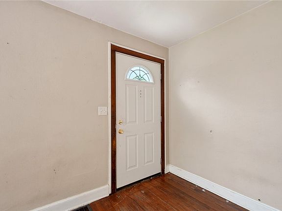 5th image of 2005 Edgeworth Ave