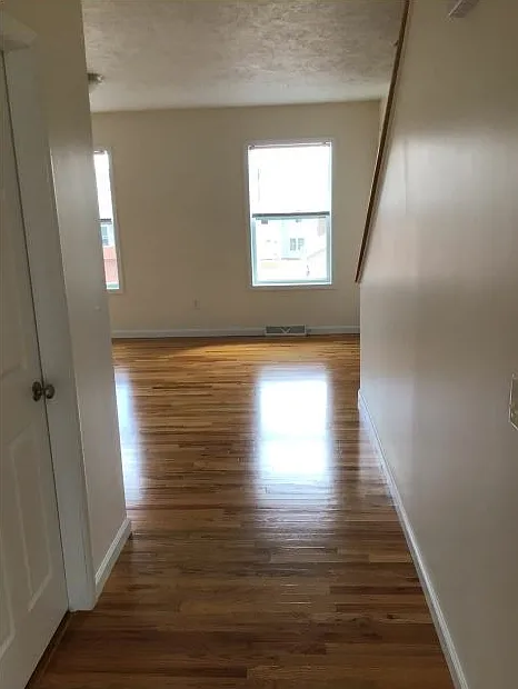 3 bed, $1,695 — Photo 3
