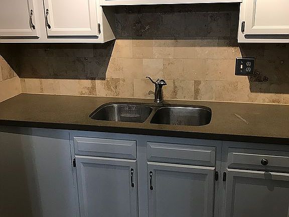 5th image of 405 Dunwoody St APT 19