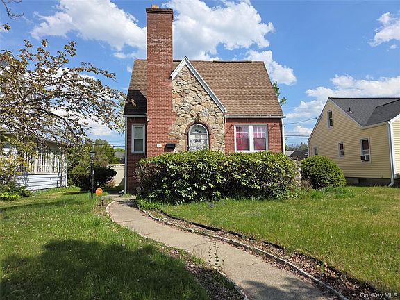 2nd image of 208 S Grand Avenue