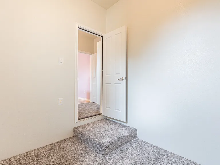 22216 Park Summit Cv — Photo 34