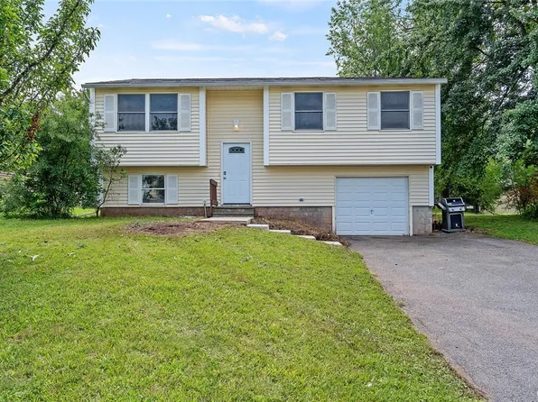 4749 Haverton Ln, Liverpool, NY 13090