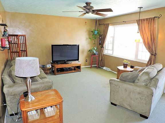 4th image of 445 Foxwood Dr