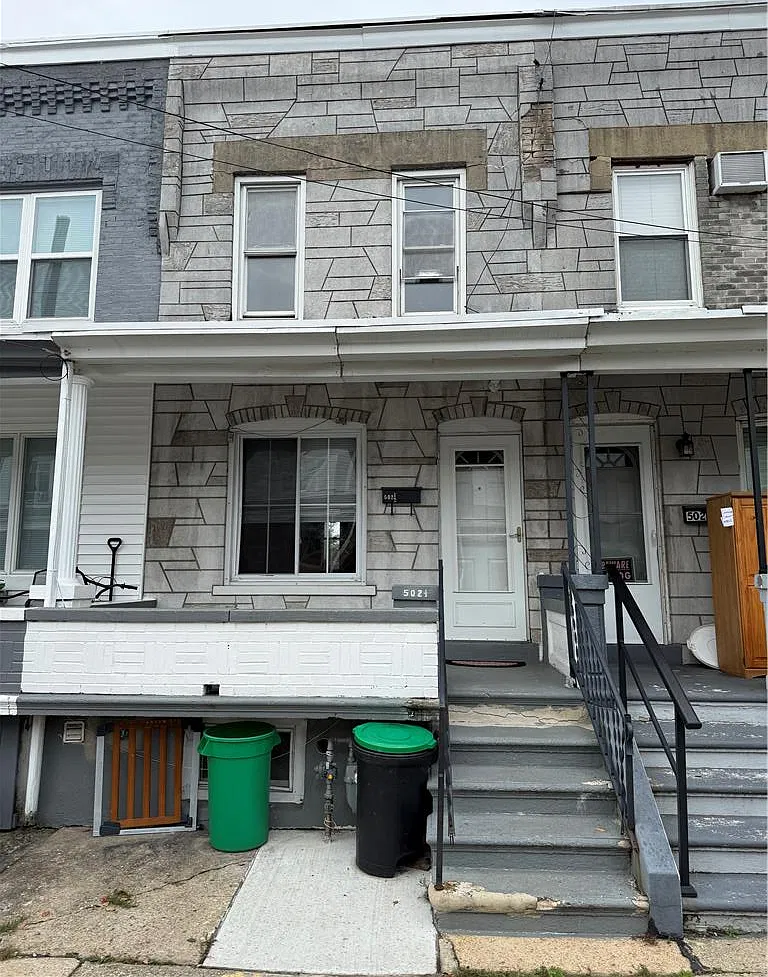 3 bed, 1.0 bath, 1710 sqft, $2,000 — Photo 1