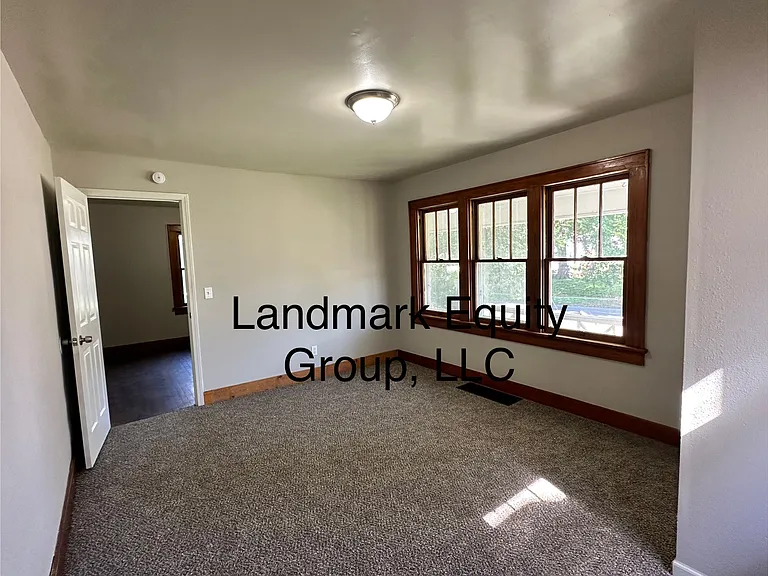 3006 Messanie St — Photo 10