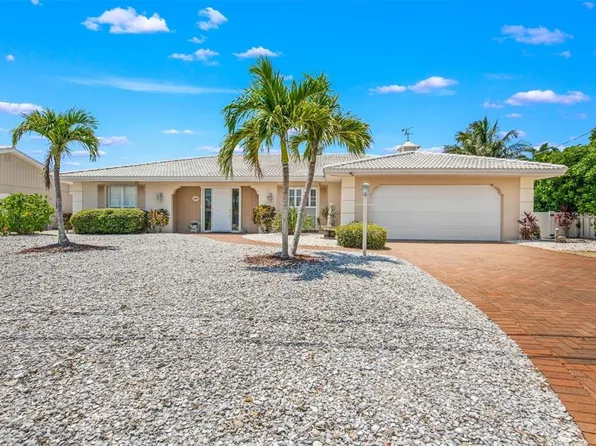 614 Gladstone Ln, Holmes Beach, FL 34217