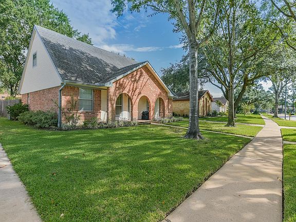 2nd image of 21622 Park Green Dr